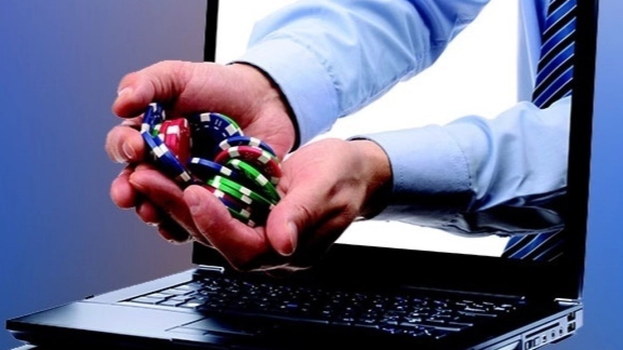 Emekli öğretmenin sanal kumar feryadı: Evladımı bana bırak!