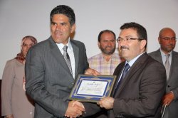 Vali Altınok'dan  Sultanhanı Adına Fahri Solak'a Plaket