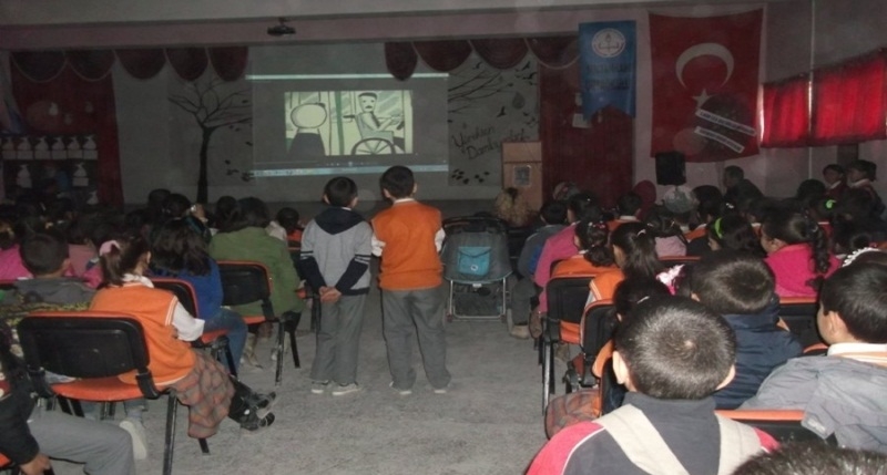 Sultanhanı Ortaokulun'da Değerler Eğitimi Kapsamında “duyarlılık”konulu Program Düzenlendi