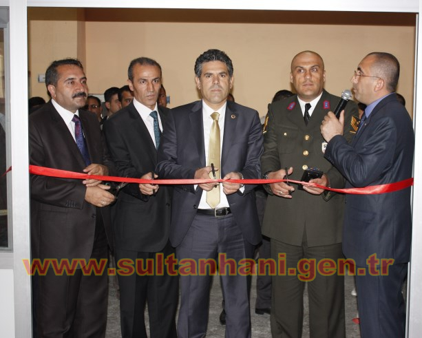 Sultanhanı Ortaokulun'da Tübitak Bilim Fuarı Törenle Açıldı