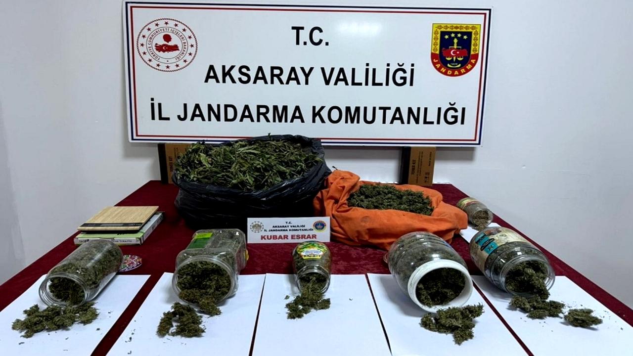 Aksaray&#039;da Düzenlenen operasyonda 4 Kilo Esrar Ele Geçirildi