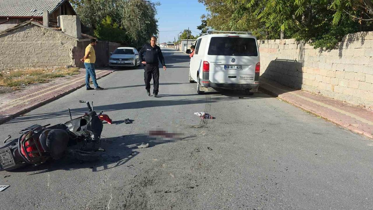 Eskil ilçesindeki Trafik kazasında Anne ve 2 Çocuğu ağır yaralandı