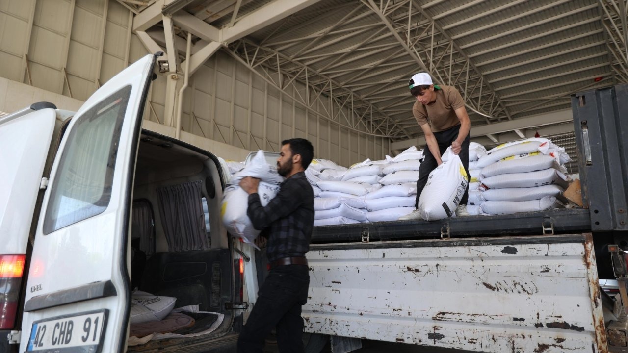 Konya Büyükşehir&#039;den üreticiye tohum desteği
