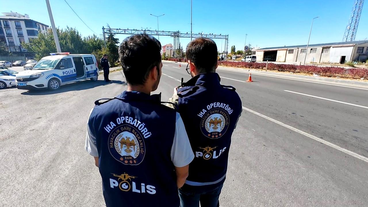 Sultanhanı&#039;nda Drone Destekli Kırmızı Işık Denetimi