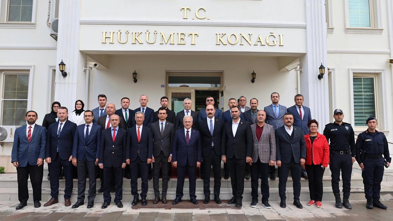 Vali Kumbuzoğlu, Eskil Kaymakamı Uzar&#039;ı Ziyaret etti