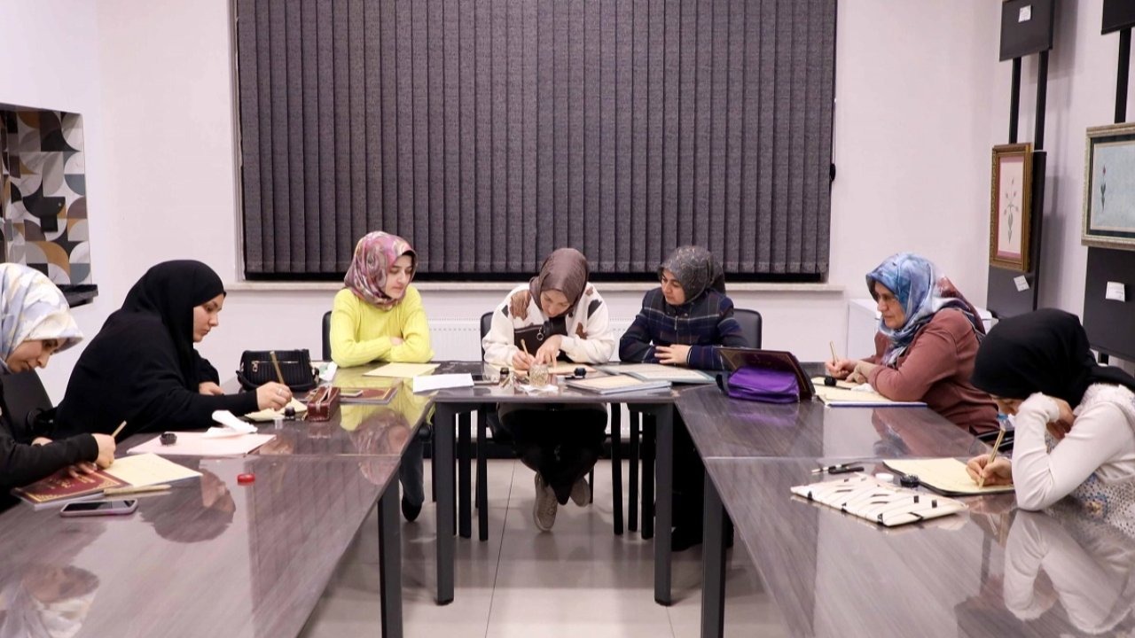 Konya Karatay’da Gençlik Merkezi 549 öğrenciye eğitim sunuyor