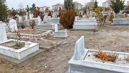 Sultanhanı İlçe Mezarlığında Temizlik ve Düzenleme Çalışmaları Başlatıldı