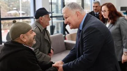 Aksaray Valisi Duru'dan Huzurevine ziyaret