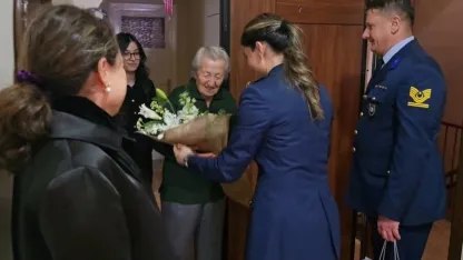 Hatice Güner’den Mehmetçiğe 195 el emeği boyunluk