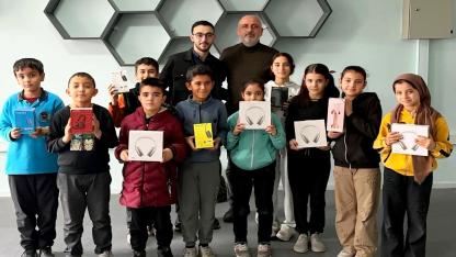 “Namazını Kıl, Hediyeni Al” Etkinliği Yeşiltömek’te Yoğun Katılımla Sürüyor