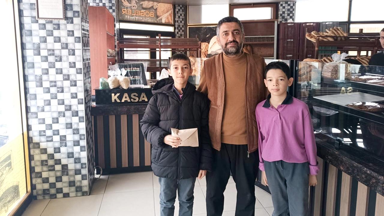 Şehit Ramazan Süslü Ortaokulu Öğrencilerinden Anlamlı “Askıda Ekmek” Projesi