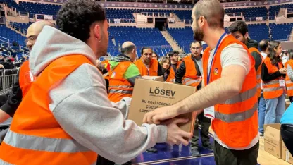 LÖSEV’den Türkiye genelinde Ramazan’da binlerce gıda paketi