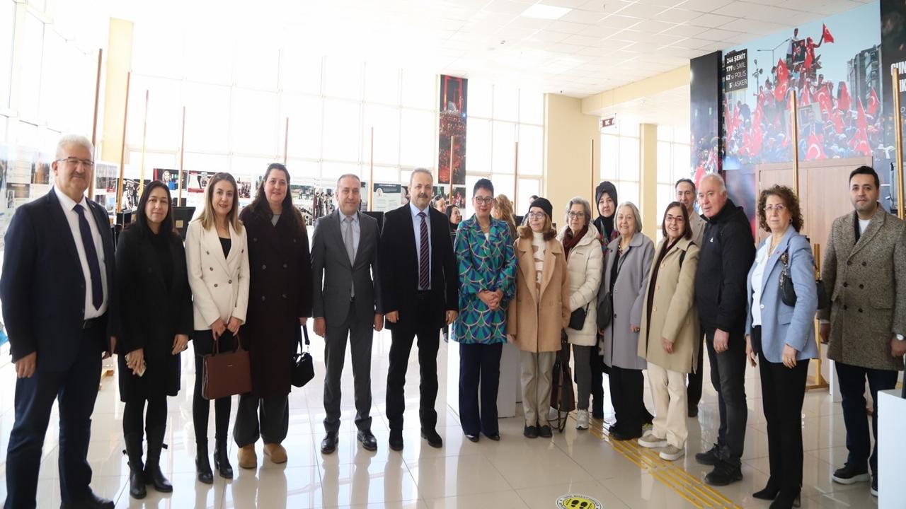 ASÜ’de Aksaray’a özgü hediyelik seramik sergisi açıldı